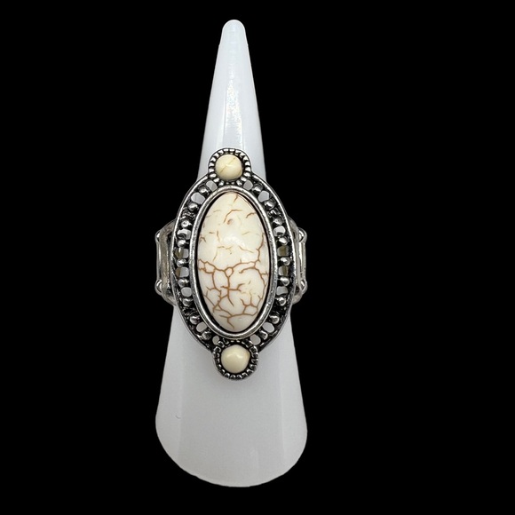 NWOT Statement Rings Bundle 3 Rings Bundle Jewelry Stretch Statement Rings - Picture 2 of 7